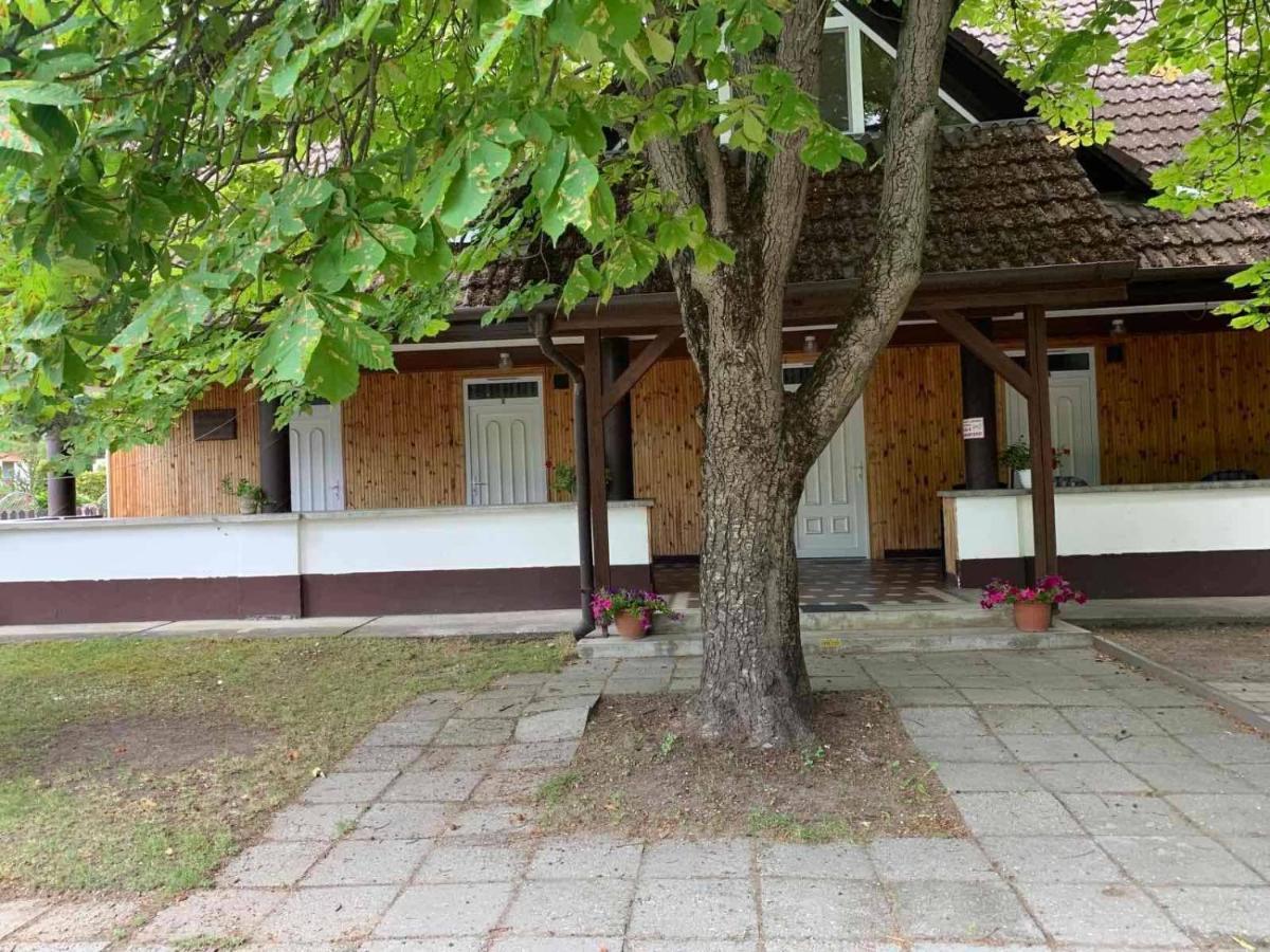 Platan Ueduelo Apartment Balatonlelle Exterior photo